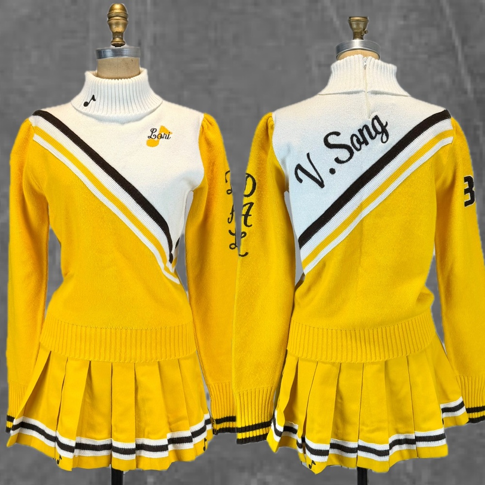VINTAGE 1987 school varsity majorette‎ cheerleader uniform sweater pleated skirt